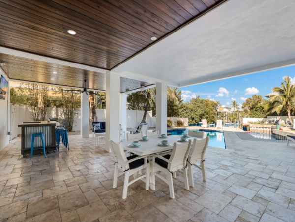 Luxurious Canal-Front Retreat - Perfect for Families